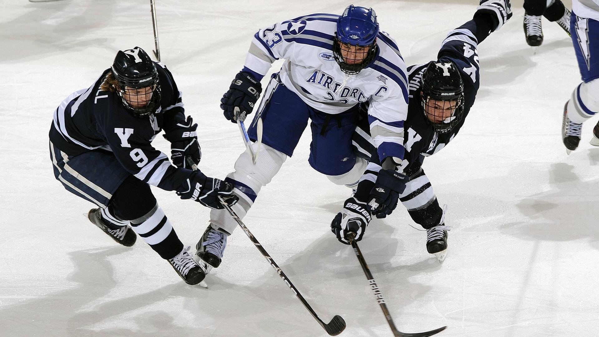 “帕布罗·马特拉的强大防守技能,为阿根廷美洲狮队保驾护航”