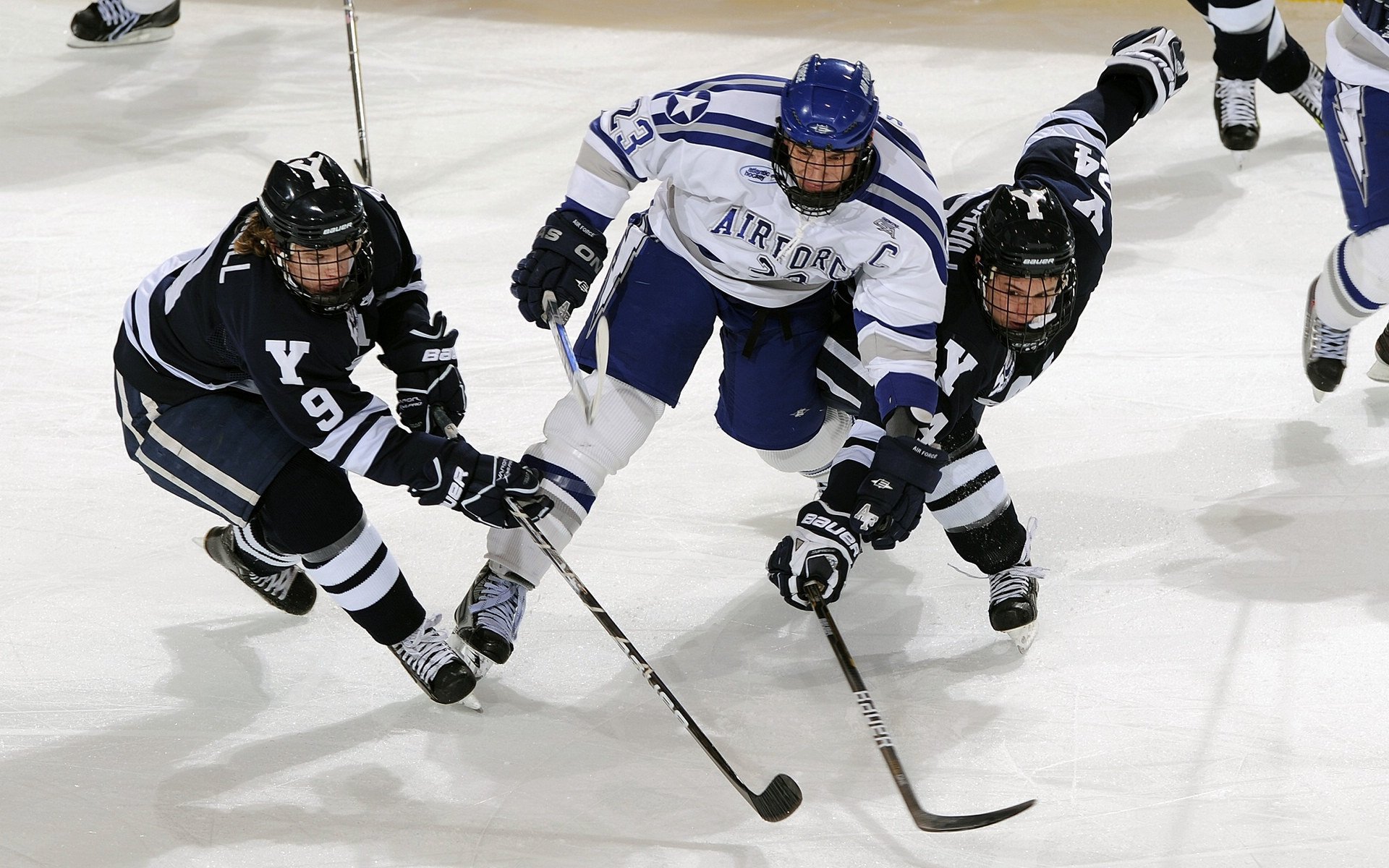 3-1,英超第19逆转纽卡+终结3连败,28岁AC米兰旧将飙世界波,英超纽卡斯尔联